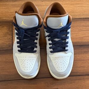 Nike Sneakers in White, Blue, and Brown